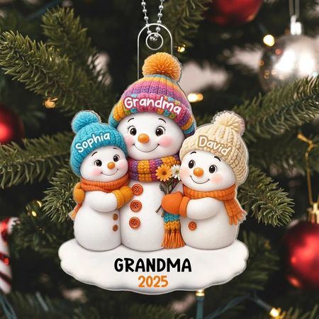 Snømann akryl ornament med koselig familiescene til bestemor – perfekt julegave